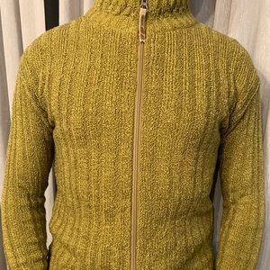Olive colored Monte Carlo Mens sweater US size M skinny fit